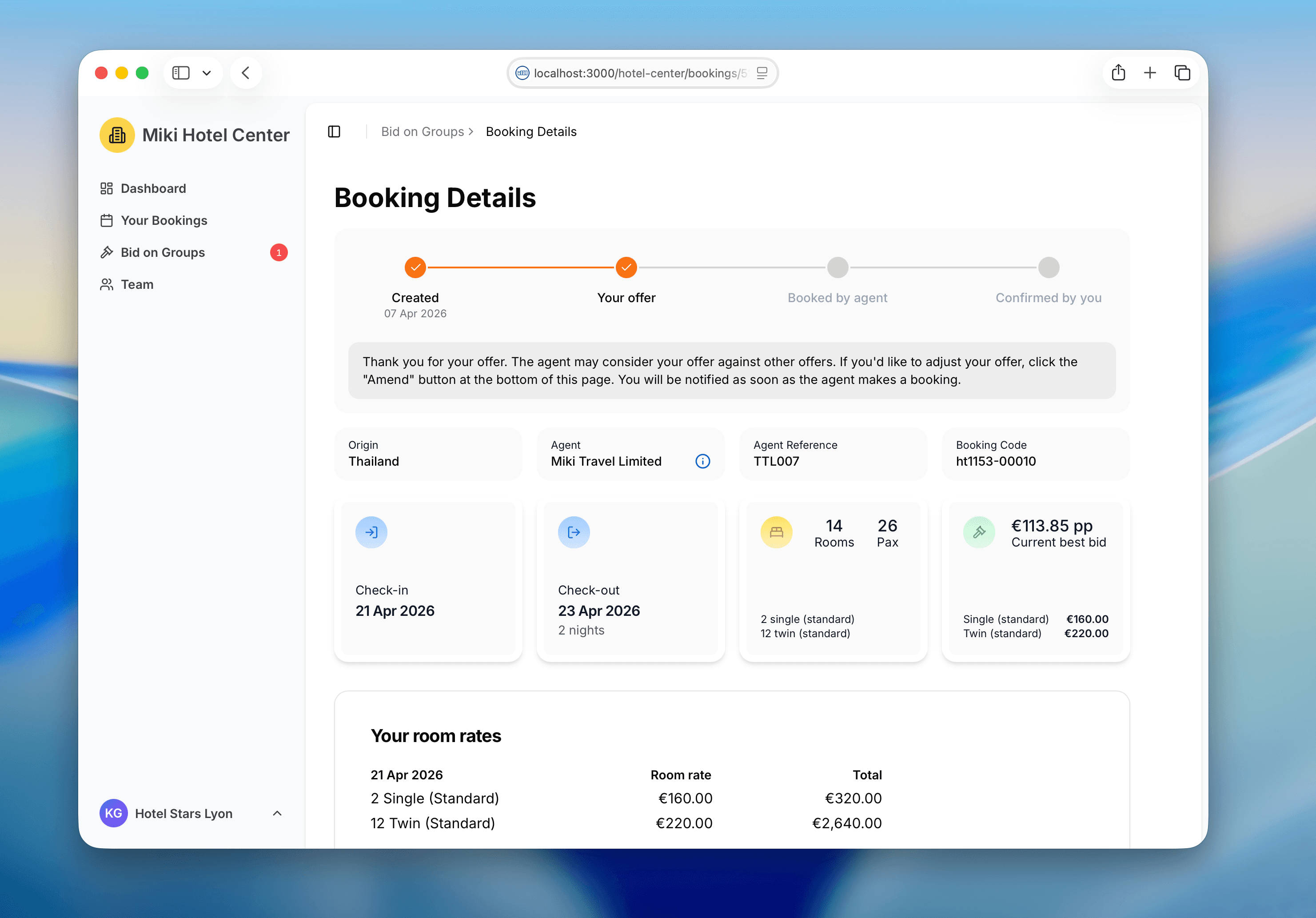 Hotel Center booking details — progress stepper, group info, and room rate table